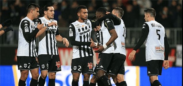 休斯敦火箭训练开放日；今夜再遭质疑引欢呼；法甲在即；阵容厚度经受考验的简单介绍贝博直播官网