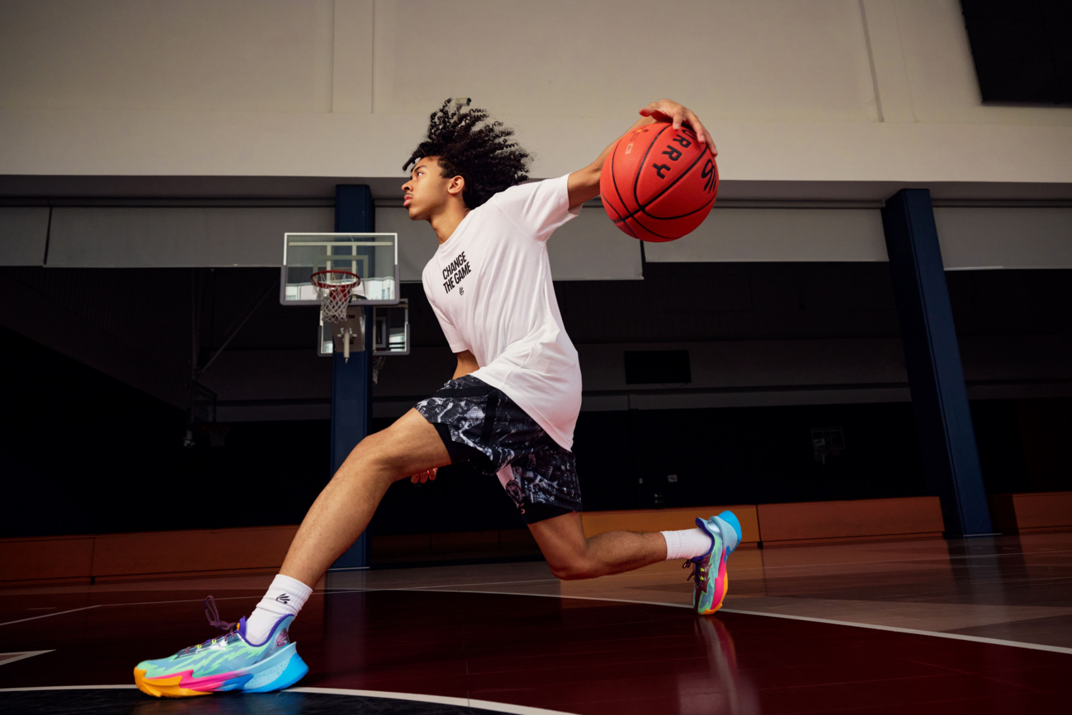 清晨体能课后，华盛顿奇才外线爆发备战CBA常规赛，赛场秩序良好，身体对抗强度拉满的简单介绍